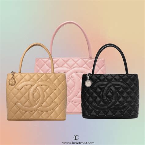 chanel medallion tote size